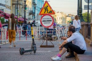 Петербургские активисты потребовали улучшить инфраструктуру для электросамокатов — с угрозой