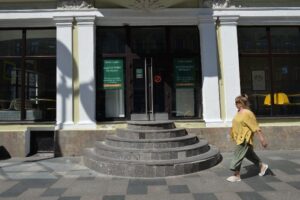 Сеть, которая должна заменить McDonald’s, не заработала в Петербурге 13 июня. Вероятно, рестораны откроются до конца месяца