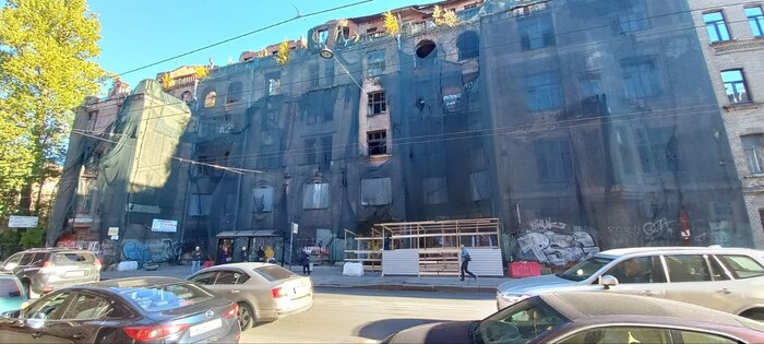 Дом Басевича готовят к сносу. «Бумага»