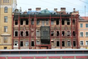 Власти Петербурга повысят взносы на капитальный ремонт зданий