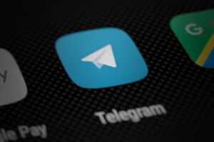 Telegram выпустил новогоднее обновление. Теперь в мессенджере есть скрытые медиа