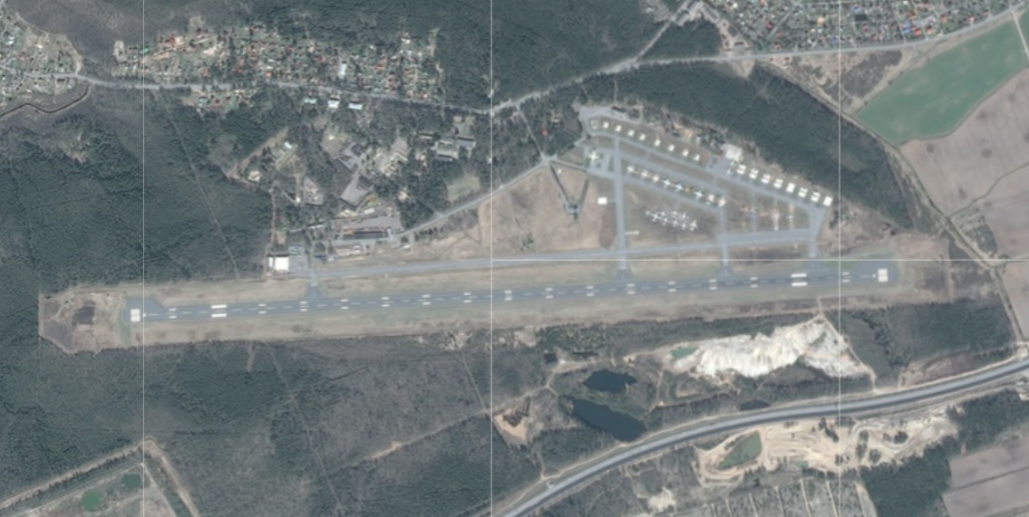 В Петербурге официально открыли аэродром Левашово. «Бумага»