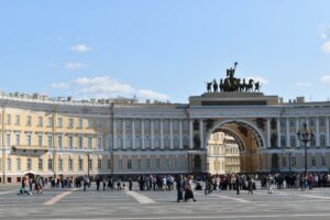 За год в Петербург приехало 300 тысяч иностранных туристов. В пассажирский порт не зашло ни одного судна