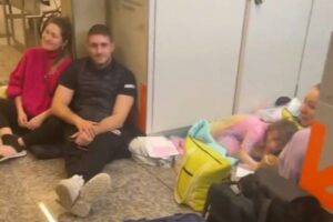 Беременных россиянок несколько дней не пускали в Аргентину, у остальных россиян тоже проблемы со въездом. Что известно о кризисе в аэропорту Буэнос-Айреса