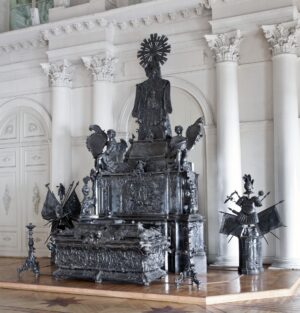 Эрмитаж отдаст РПЦ хранящуюся в музее раку князя Александра Невского. Спор за реликвию продолжался с 2012 года