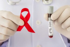 Комздрав признал «недопоставку» препаратов для терапии ВИЧ в Петербурге. Власти ищут почти полмиллиарда рублей, чтобы пациенты не остались без лечения