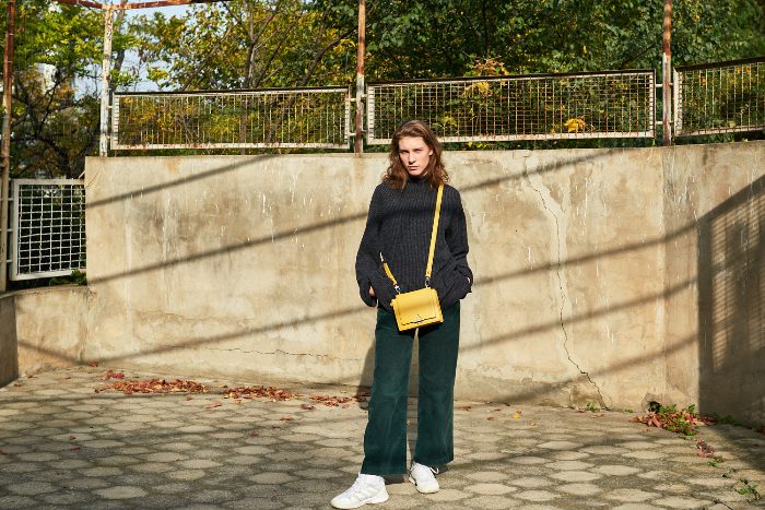 Порно ауылдың жігіттері әйелді қағып кеткен Әйеліммен үйдегі секс туралы жеке видео