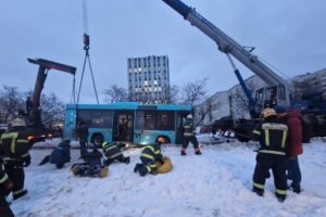 СК возбудил уголовное дело после аварии с автобусом на Васильевском острове