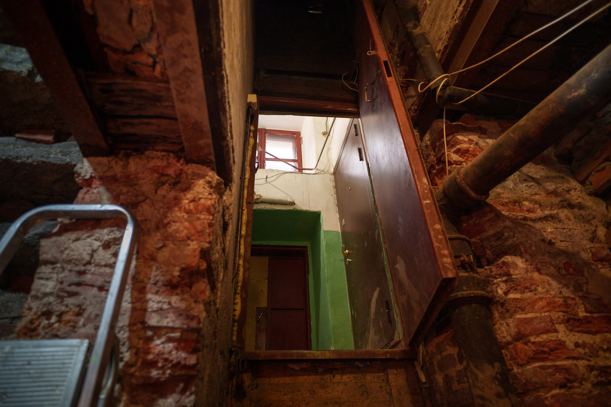 Подвальные помещения на месте бывшего подвесного двора в доме градозащитника Олега Мухина. Фото: «Бумага»