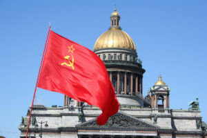 Политика из Ленобласти недавно арестовали за пост с критикой Навального (да-да). Вот его интервью