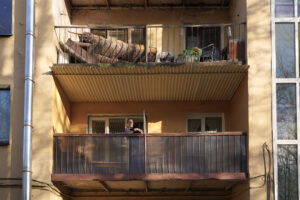 «Могут заявиться и сказать: вали отсюда». Как РЖД выселяет жителей Фарфоровского поста ради строительства ВСМ. Репортаж «Бумаги»