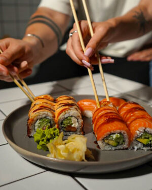 Суши по честной цене, поке и гриль: 6 новых героев доставки