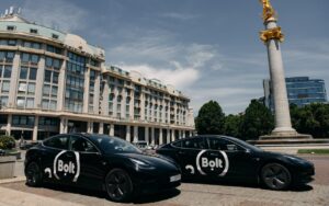 В Тбилиси Tesla будто на каждом шагу. Мы попытались разобраться, почему