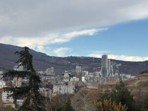 Сильный ветер в Тбилиси. В аэропорту столицы отменили несколько рейсов