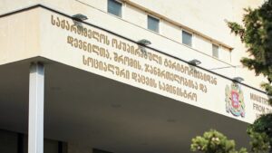 Разрешение на работу: что известно и кому (пока) можно не переживать