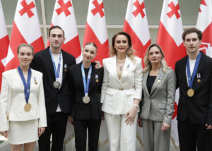 Метелкина, Берулава, Губанова и другие. Грузинских фигуристов наградили Орденом чести