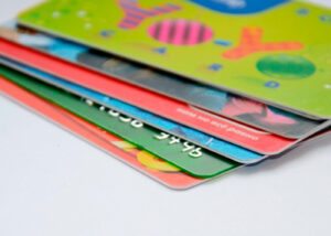 Пластиковые карты больше не будут принимать на переработку Parki ar Minda