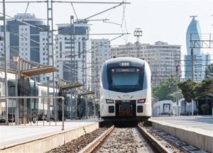 Стоимость билетов и расписание: что нужно знать про поезд Тбилиси — Баку